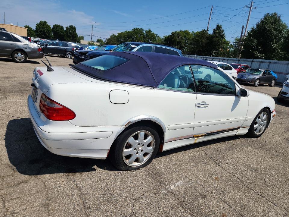 Снимка 3 от търг – 2003 MERCEDES-BENZ CLK с VIN WDBLK65G23T141332