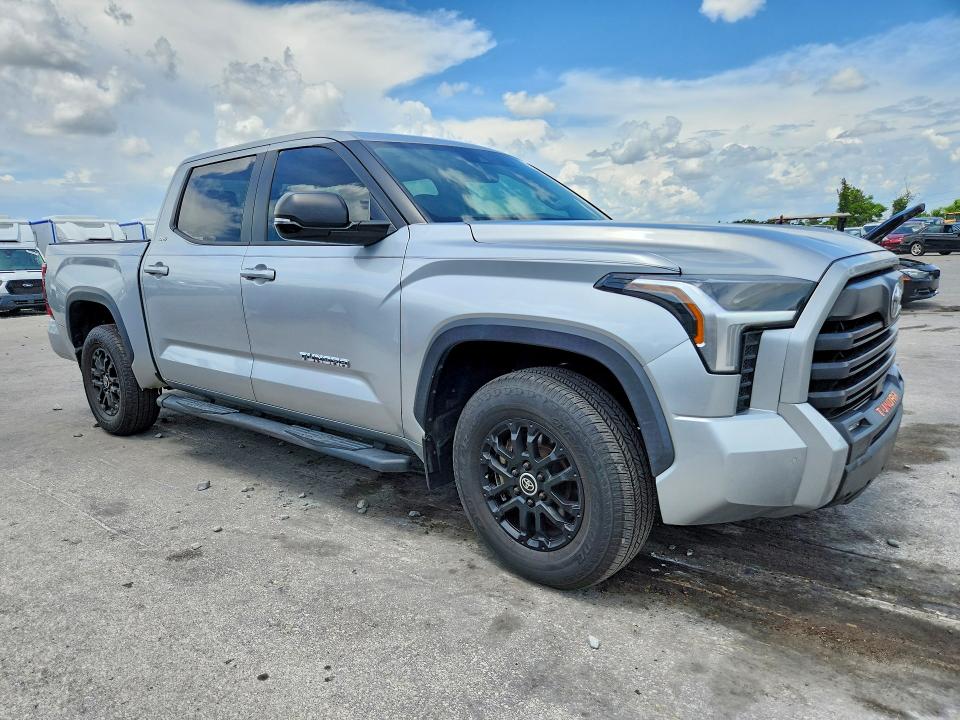 Photo 4 from auction – 2024 TOYOTA TUNDRA with VIN 5TFLA5AB2RX030063