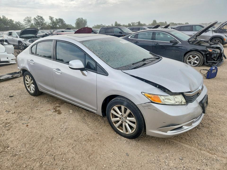 Photo 4 from auction – 2012 HONDA CIVIC with VIN 19XFB2F97CE035040