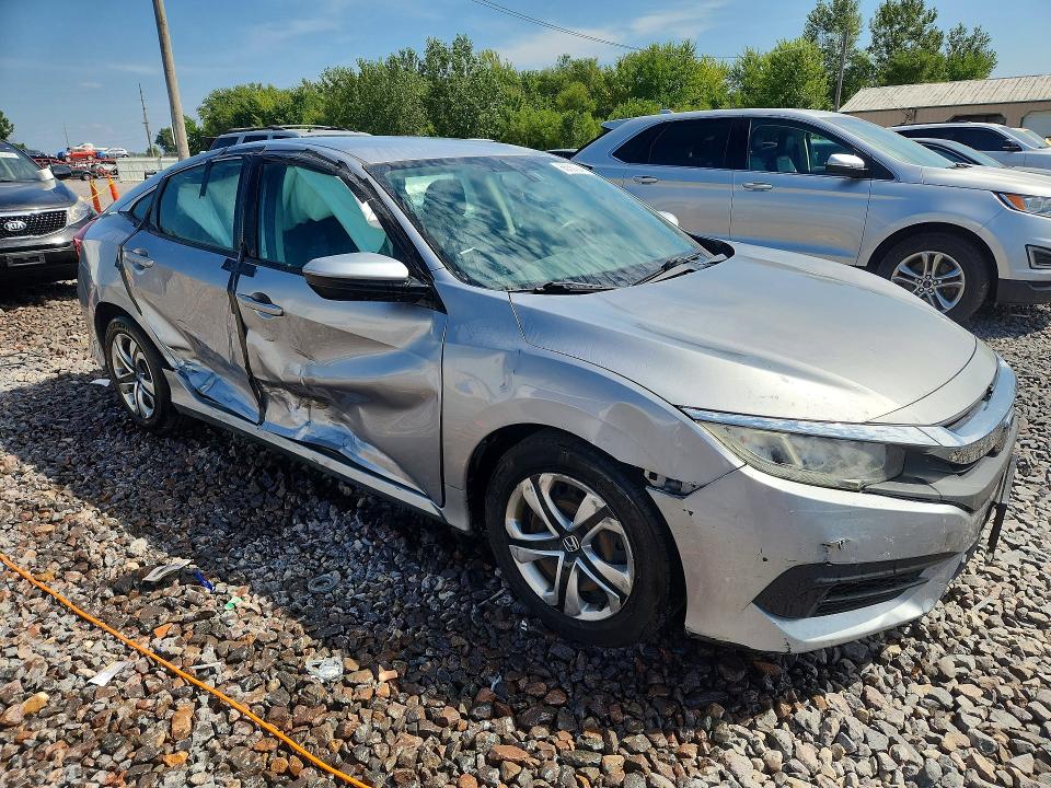 Photo 4 from auction – 2016 HONDA CIVIC with VIN 19XFC2F50GE020315