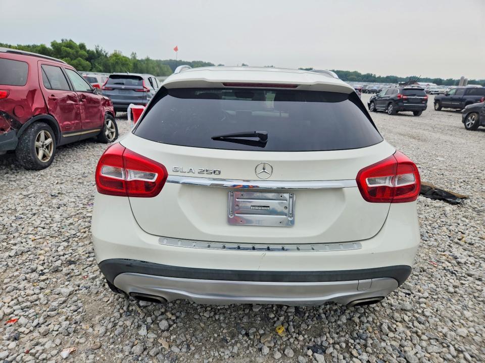 Photo 6 from auction – 2015 MERCEDES-BENZ GLA with VIN WDCTG4EB4FJ141967