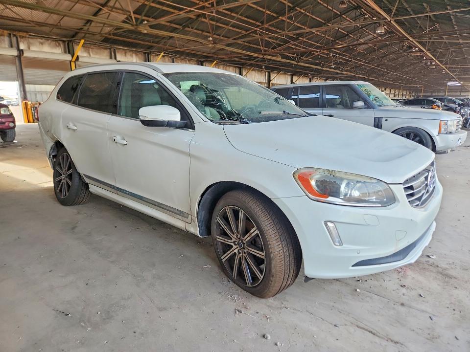 Photo 4 from auction – 2015 VOLVO XC60 with VIN YV449MDD8F2562895
