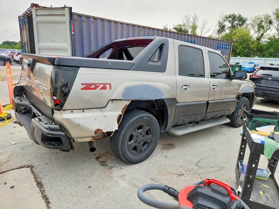 Photo 3 from auction – 2002 CHEVROLET AVALANCHE with VIN 3GNEK13T12G221012