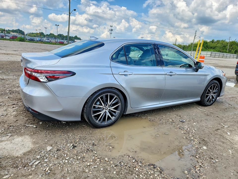 Photo 3 from auction – 2023 TOYOTA CAMRY with VIN 4T1F31AK2PU055829