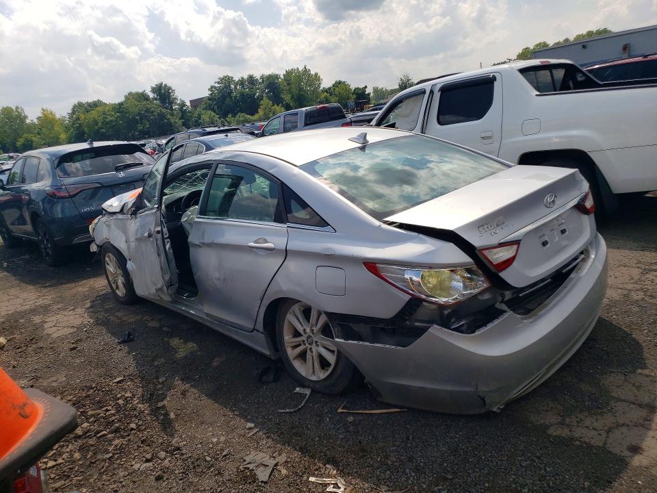 Photo 2 from auction – 2011 HYUNDAI SONATA with VIN 5NPEB4AC8BH269983