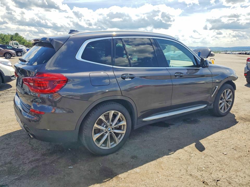 Photo 3 from auction – 2019 BMW X3 with VIN 5UXTR9C57KLE13776