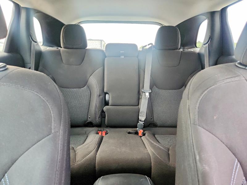 Photo 10 from auction – 2019 JEEP CHEROKEE with VIN 1C4PJLCB8KD444216