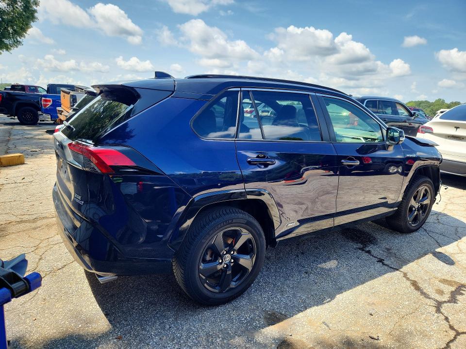 Photo 3 from auction – 2019 TOYOTA RAV4 with VIN JTMEWRFV0KJ019785