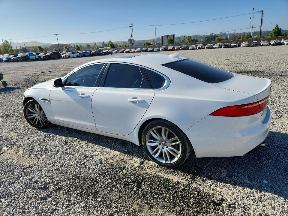Photo 2 from auction – 2017 JAGUAR XF with VIN SAJBE4BV4HCY26730