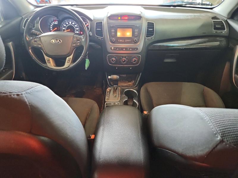 Photo 8 from auction – 2015 KIA SORENTO with VIN 5XYKTDA67FG569747