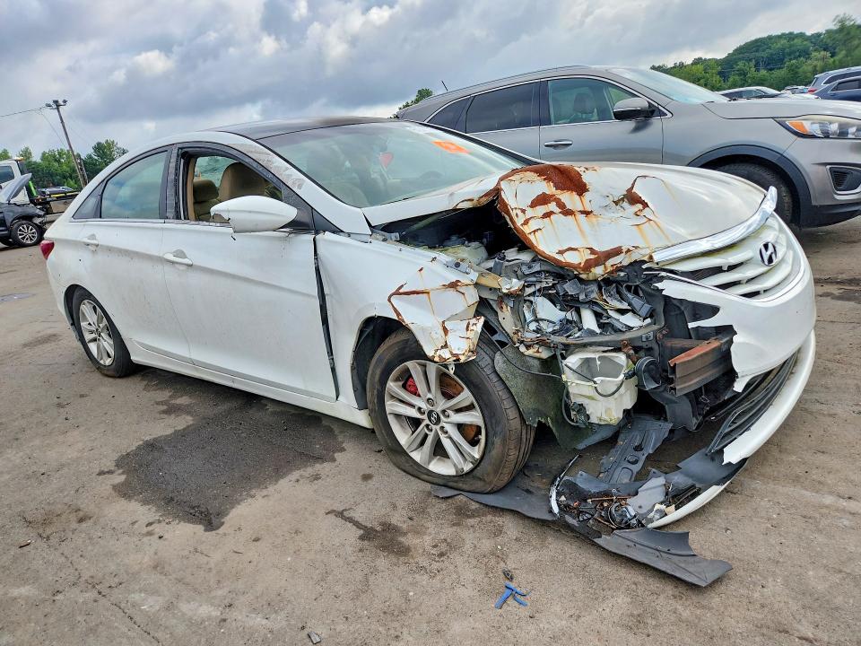 Photo 4 from auction – 2012 HYUNDAI SONATA with VIN 5NPEB4AC3CH347880
