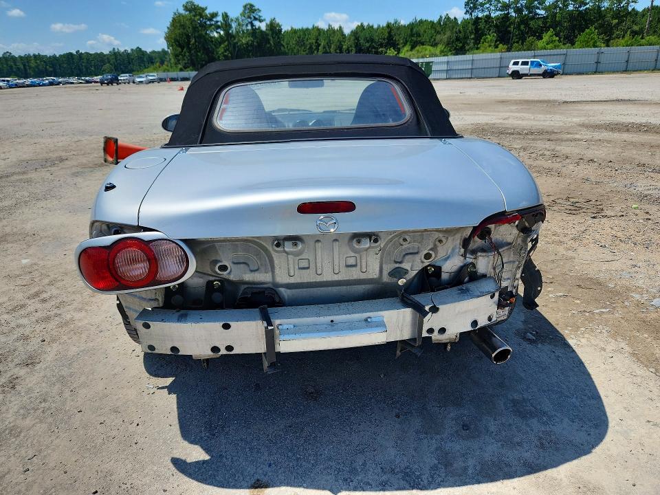 Снимка 6 от търг – 2003 MAZDA MX-5 MIATA с VIN JM1NB353630310873
