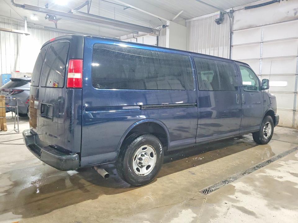 Photo 3 from auction – 2011 CHEVROLET EXPRESS G3500 with VIN 1GAZGZFG3B1159922