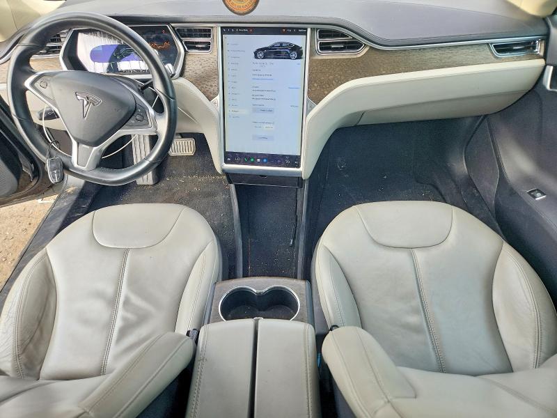 Photo 8 from auction – 2013 TESLA MODEL S with VIN 5YJSA1DN0DFP07916