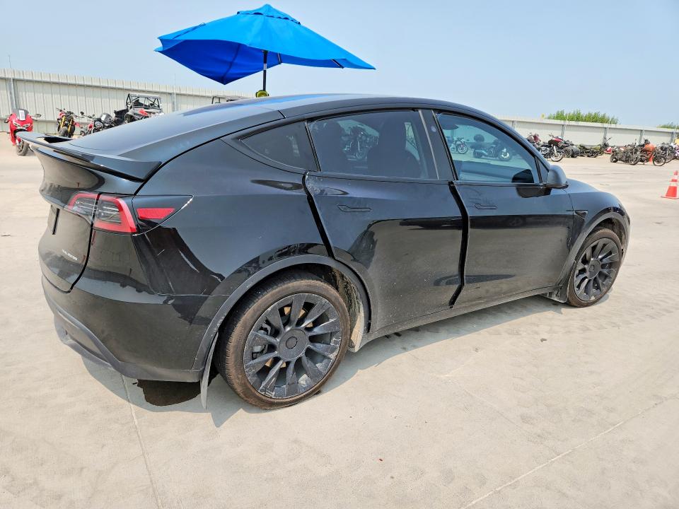 Photo 3 from auction – 2023 TESLA MODEL Y with VIN 7SAYGDEE2PA179535