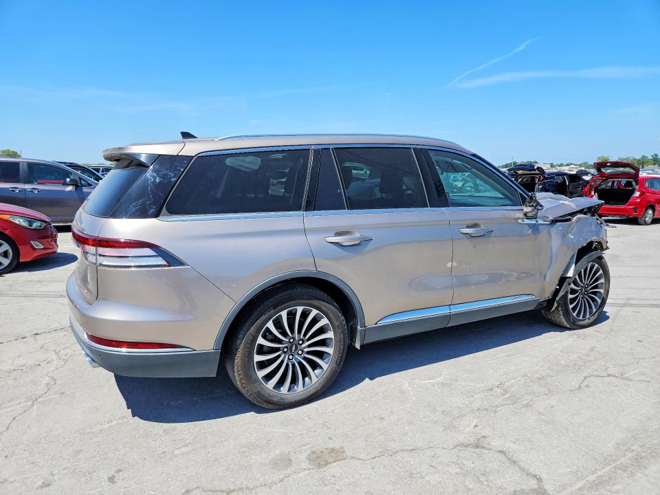 Photo 3 from auction – 2021 LINCOLN AVIATOR with VIN 5LM5J7WC5MGL14424