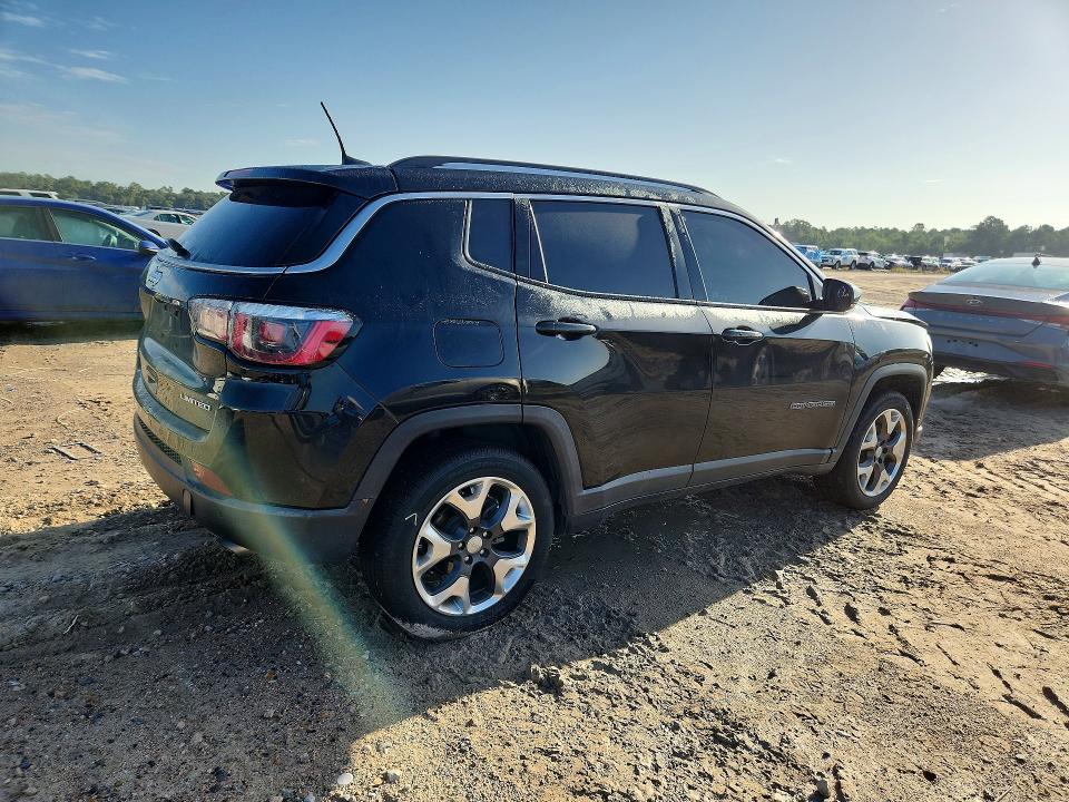 Photo 3 from auction – 2018 JEEP COMPASS with VIN 3C4NJDCB1JT374905