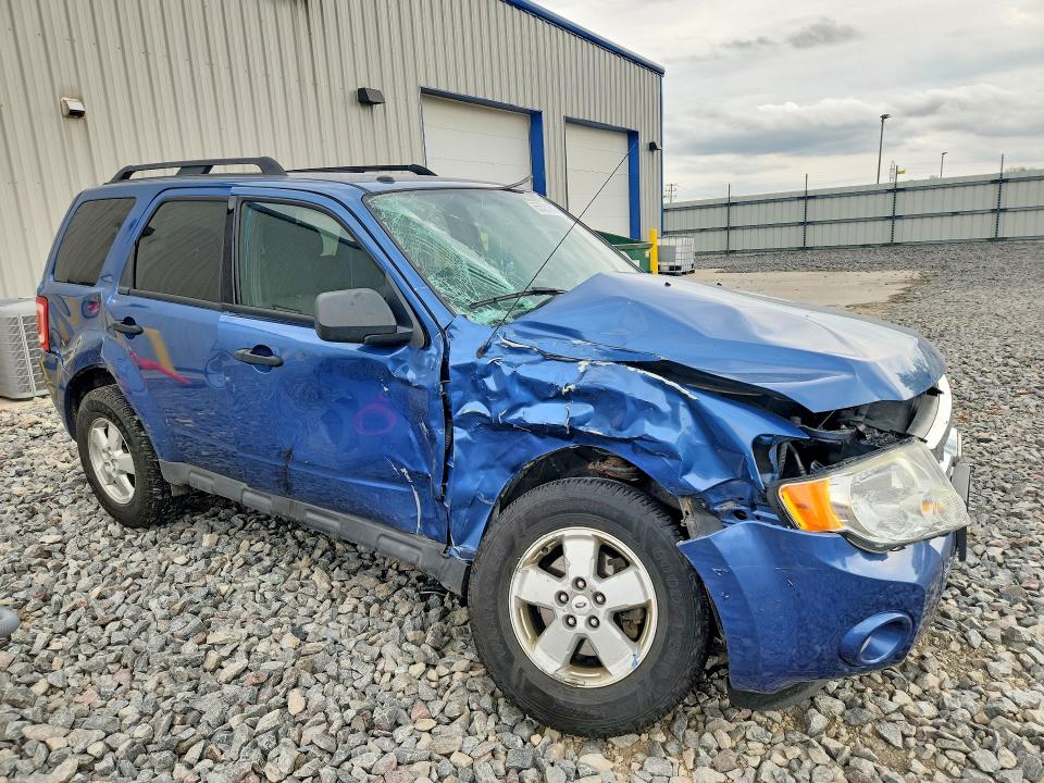 Photo 4 from auction – 2010 FORD ESCAPE with VIN 1FMCU9DG8AKB60593