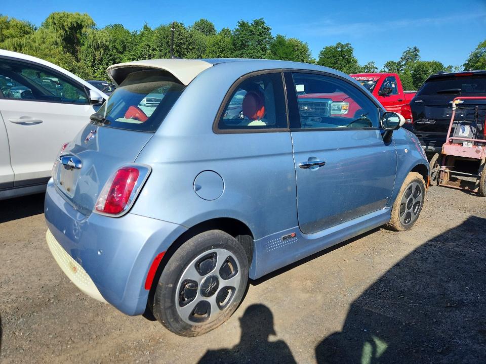 Photo 3 from auction – 2015 FIAT 500 with VIN 3C3CFFGE7FT672802