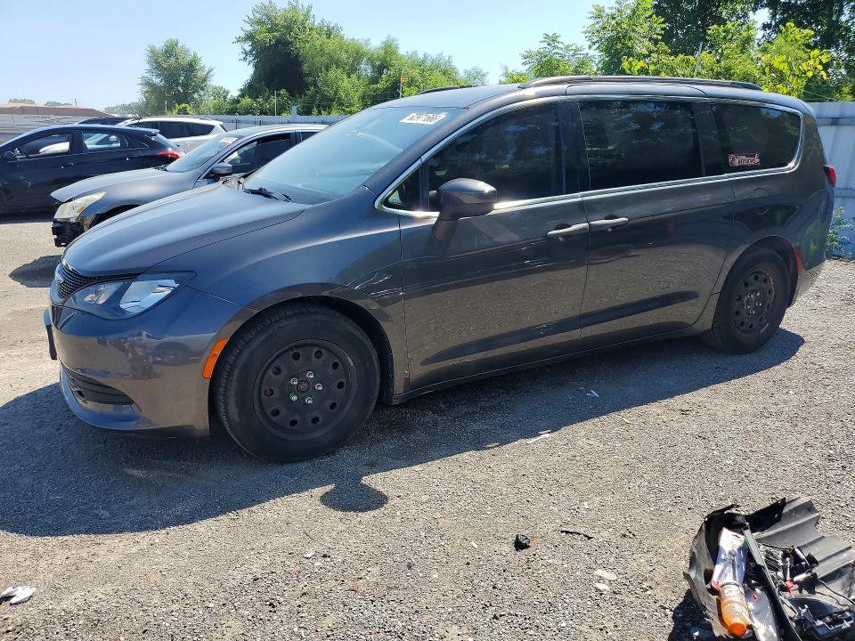 CHRYSLER PACIFICA 2018 with VIN 2C4RC1AG2JR139537 - Photo from auction