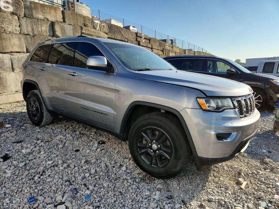 Снимка 4 от търг – 2017 JEEP GRAND CHEROKEE с VIN 1C4RJFAG3HC772733