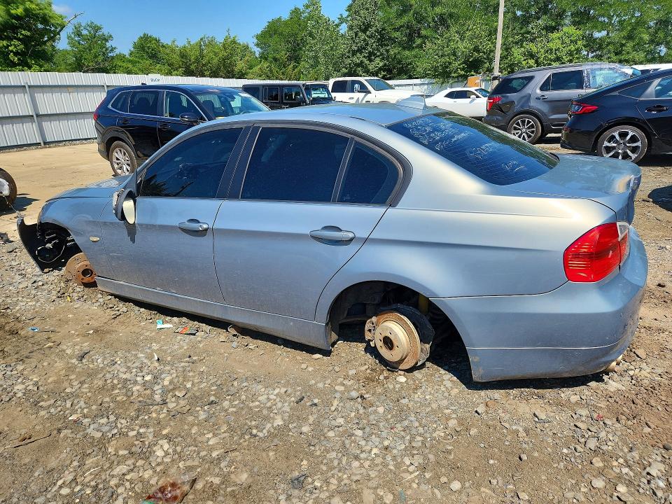 Photo 2 from auction – 2006 BMW 325 with VIN WBAVD13506KV04212