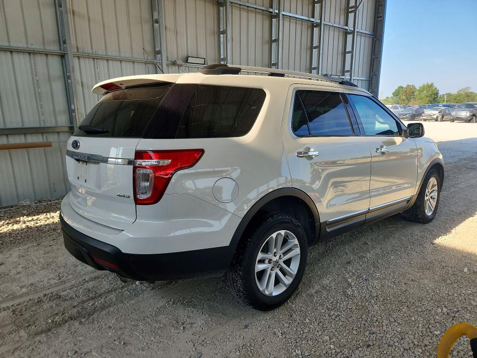 Photo 3 from auction – 2011 FORD EXPLORER with VIN 1FMHK8D8XBGA71451