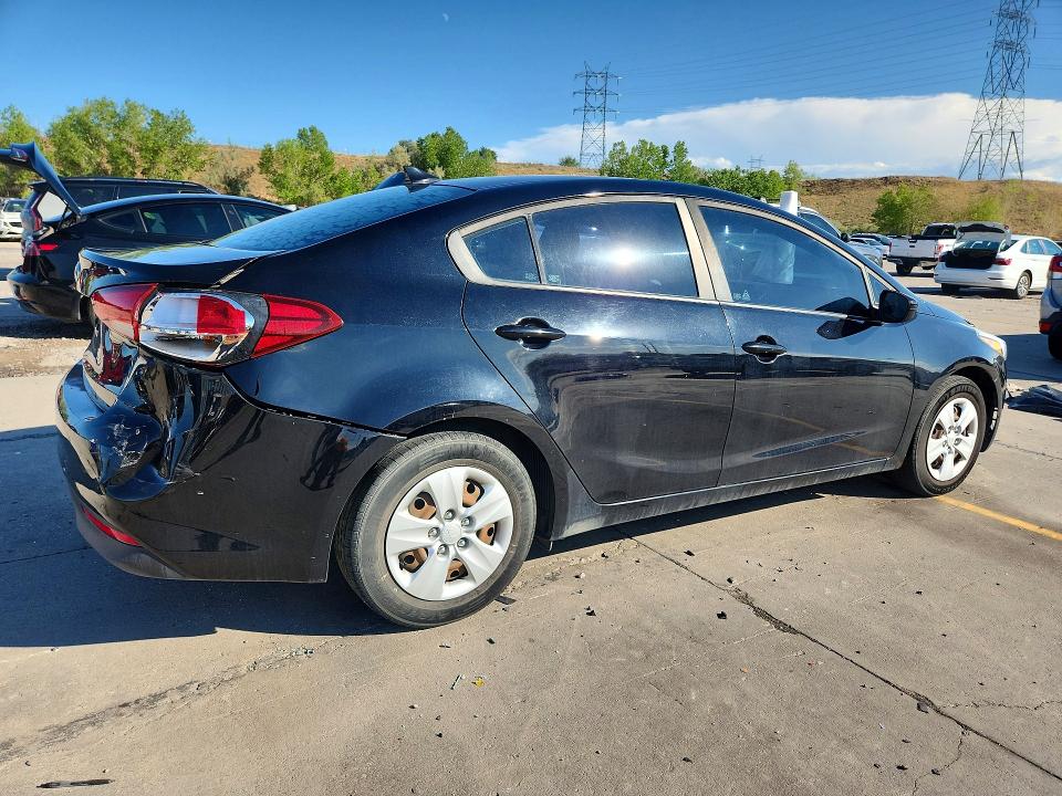 Photo 3 from auction – 2018 KIA FORTE with VIN 3KPFK4A71JE168231