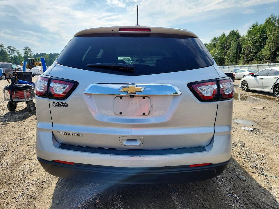 Photo 6 from auction – 2017 CHEVROLET TRAVERSE with VIN 1GNKRFKD1HJ168759