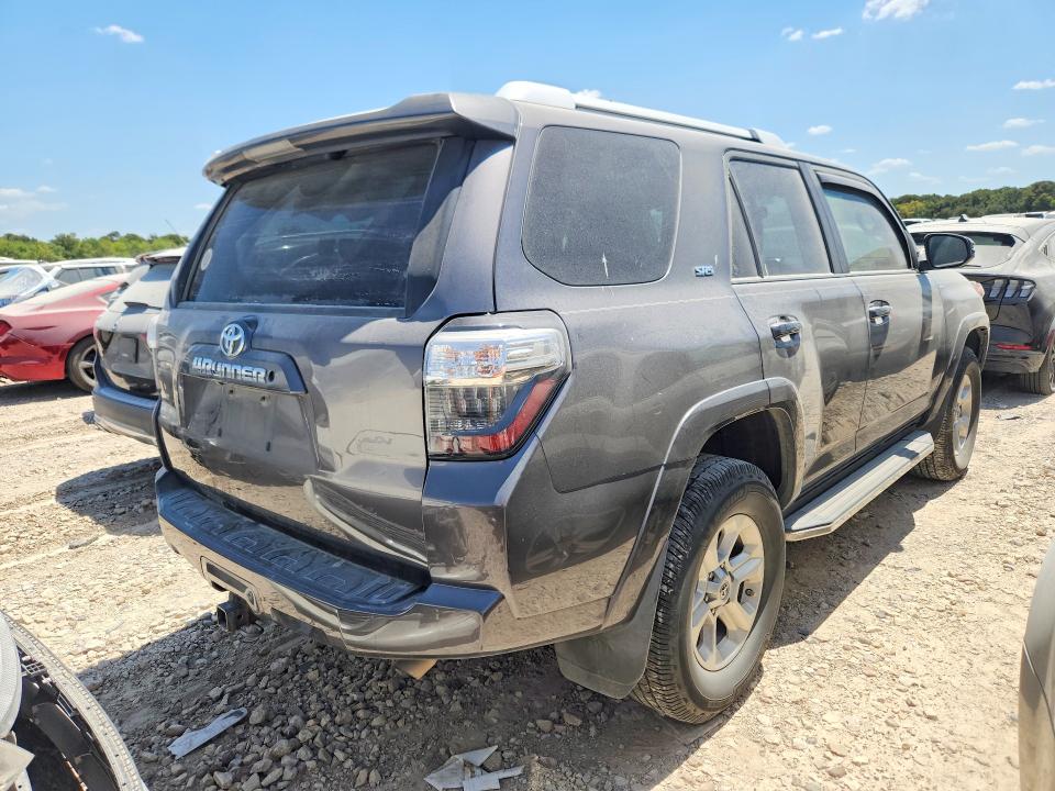 Photo 3 from auction – 2016 TOYOTA 4RUNNER with VIN JTEZU5JR2G5114533