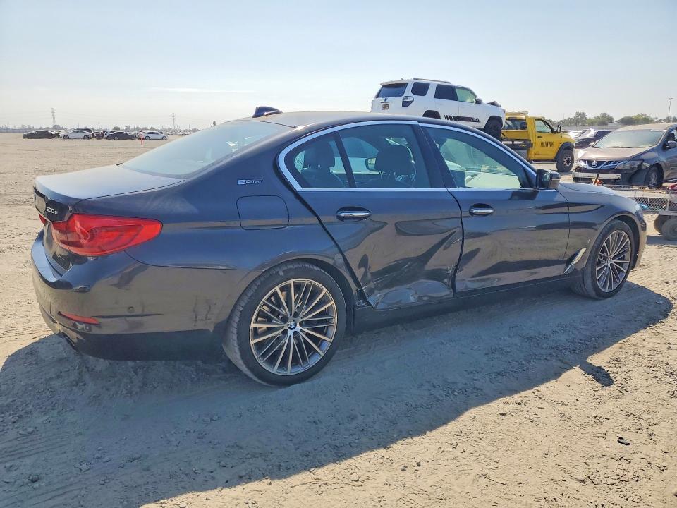 Photo 3 from auction – 2018 BMW 530E with VIN WBAJA9C53JG622854