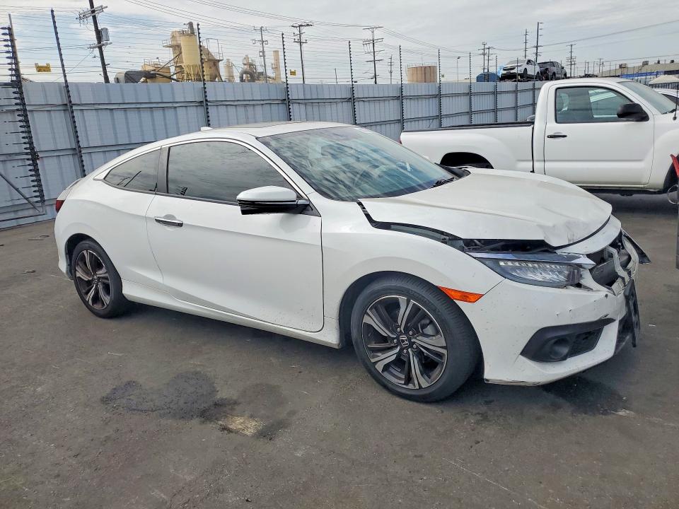 Photo 4 from auction – 2016 HONDA CIVIC with VIN 2HGFC3B95GH351055