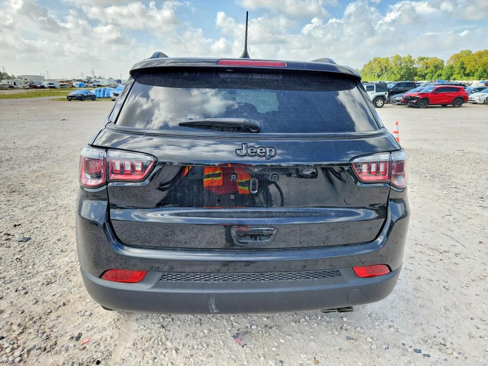 Снимка 6 от търг – 2022 JEEP COMPASS с VIN 3C4NJCBB1NT177993