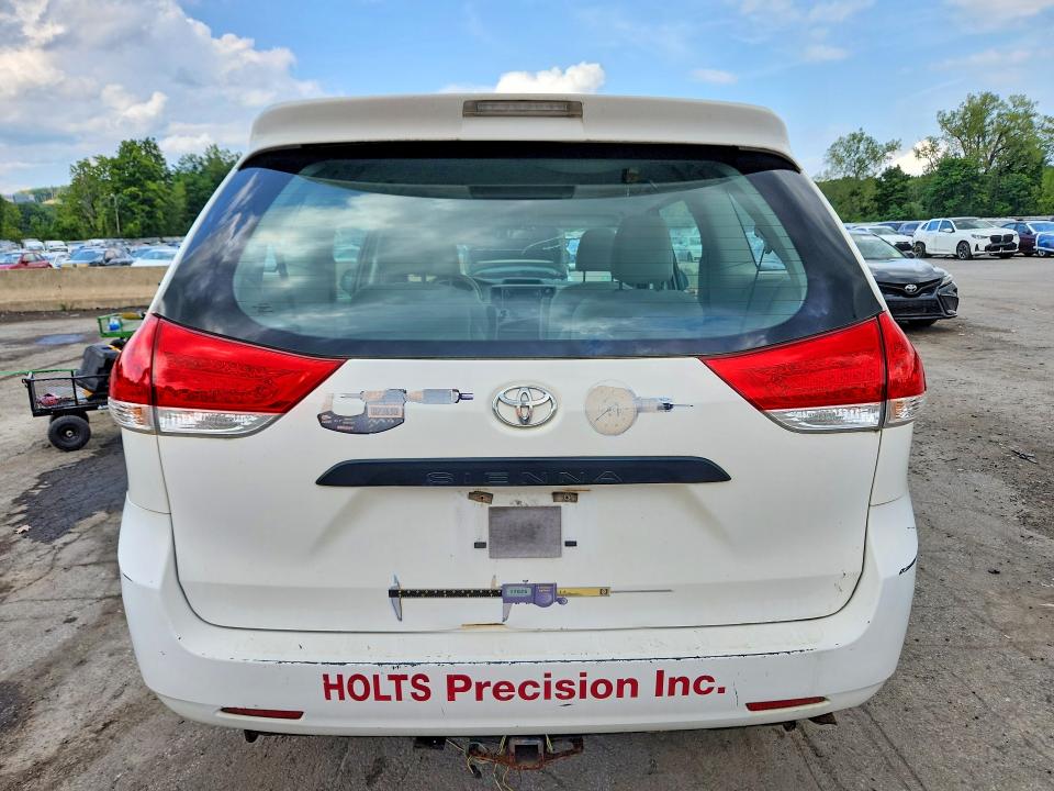 Photo 6 from auction – 2014 TOYOTA SIENNA with VIN 5TDZK3DC0ES409580