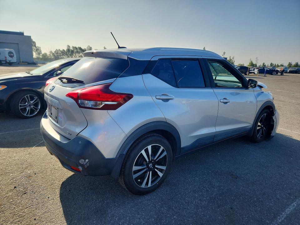 Photo 3 from auction – 2019 NISSAN KICKS with VIN 3N1CP5CU8KL519620