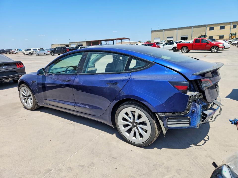 Снимка 2 от търг – 2023 TESLA MODEL 3 с VIN 5YJ3E1EA0PF439314