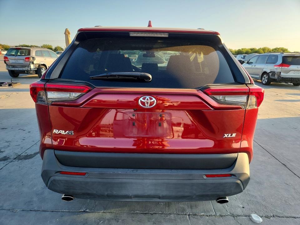 صورة رقم 6 من المزاد - 2019 TOYOTA RAV4 مع VIN 2T3W1RFV2KC016473