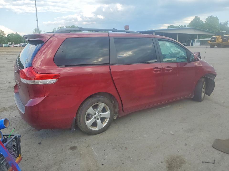Photo 3 from auction – 2014 TOYOTA SIENNA with VIN 5TDKK3DC4ES460890