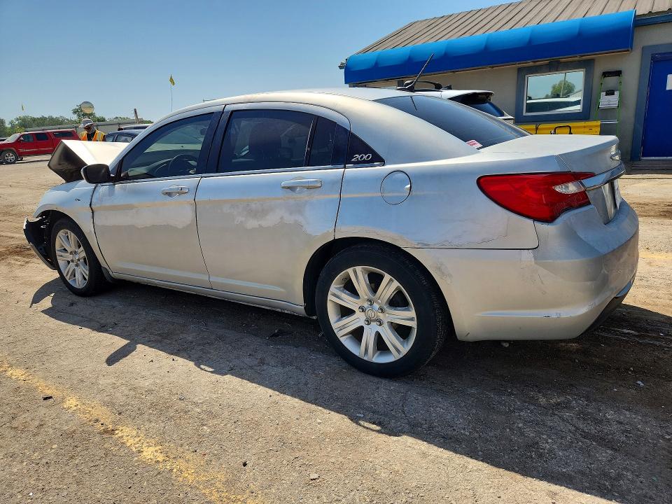 Photo 2 from auction – 2012 CHRYSLER 200 with VIN 1C3CCBAB3CN222527
