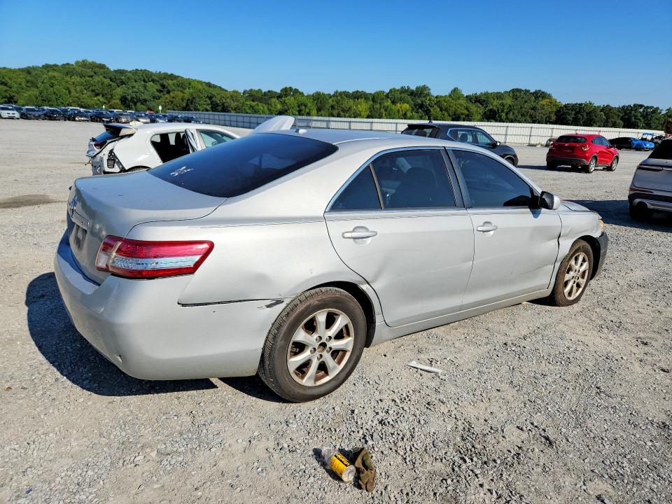 Photo 3 from auction – 2011 TOYOTA CAMRY with VIN 4T1BF3EK5BU742386
