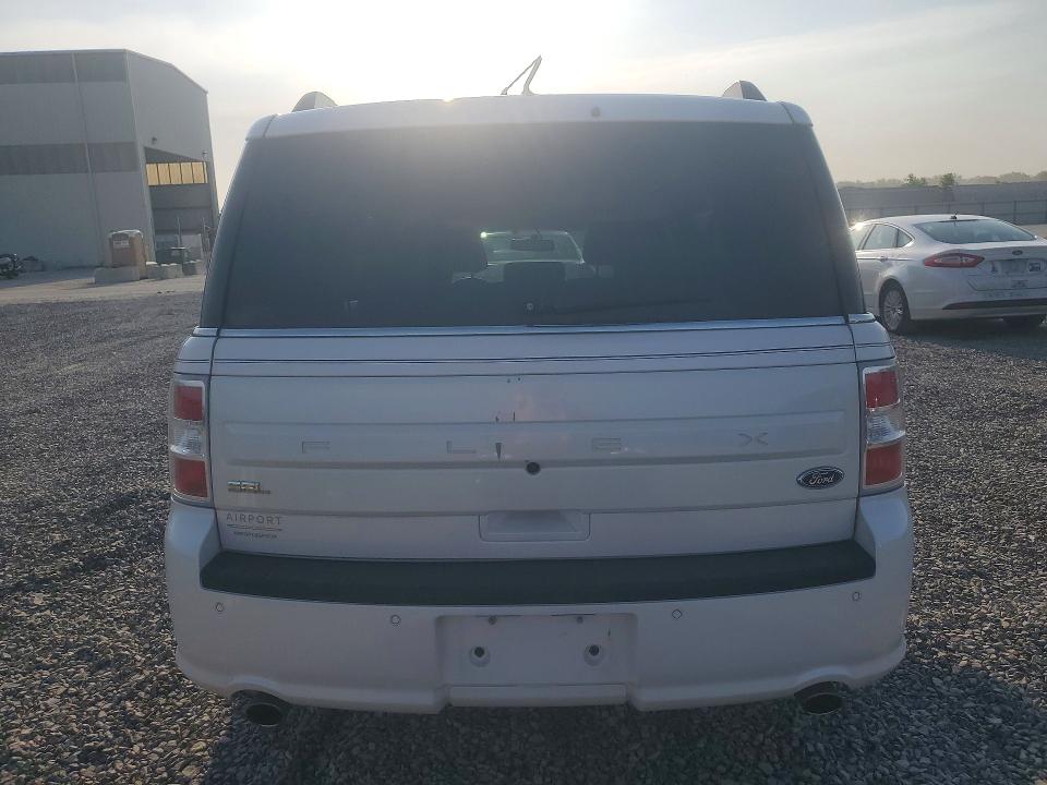 Photo 6 from auction – 2018 FORD FLEX with VIN 2FMGK5C8XJBA08318