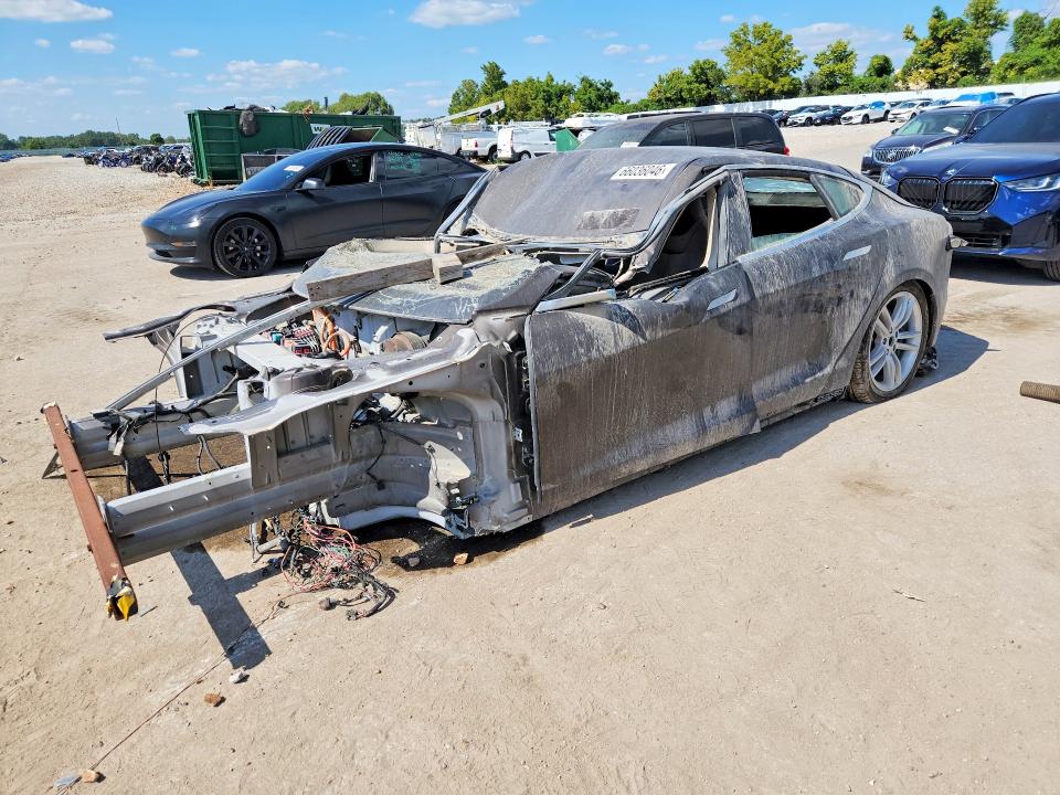 TESLA MODEL S 2014 with VIN 5YJSA1H1XEFP35649 - Photo from auction