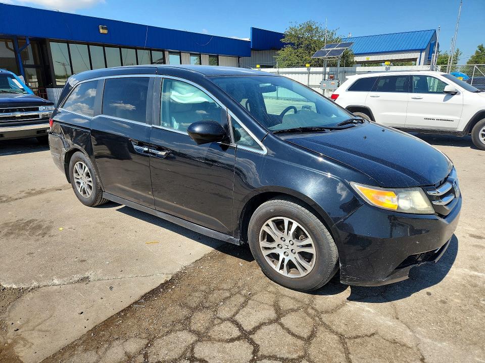 Photo 4 from auction – 2016 HONDA ODYSSEY with VIN 5FNRL5H38GB054166