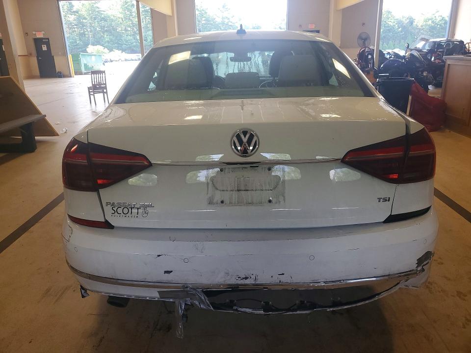 Photo 6 from auction – 2017 VOLKSWAGEN PASSAT with VIN 1VWCT7A33HC071500