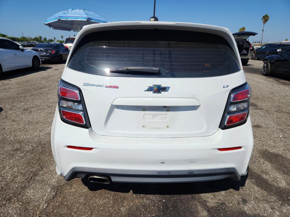 Снимка 6 от търг – 2018 CHEVROLET SONIC с VIN 1G1JD6SB1J4125697