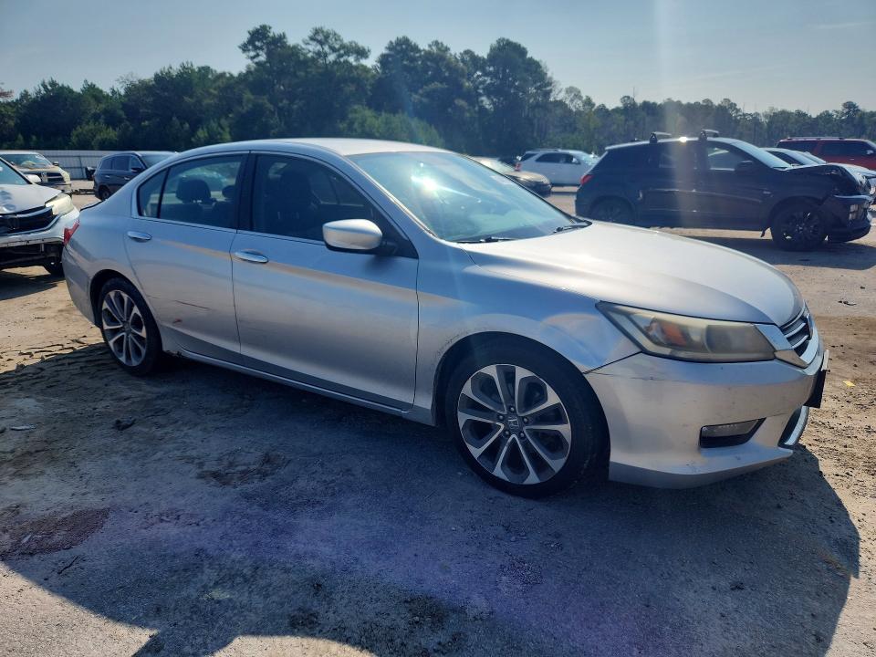 Photo 4 from auction – 2014 HONDA ACCORD with VIN 1HGCR2F55EA135382