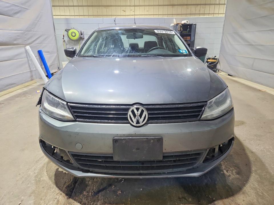 Photo 5 from auction – 2014 VOLKSWAGEN JETTA with VIN 3VW2K7AJXEM410759