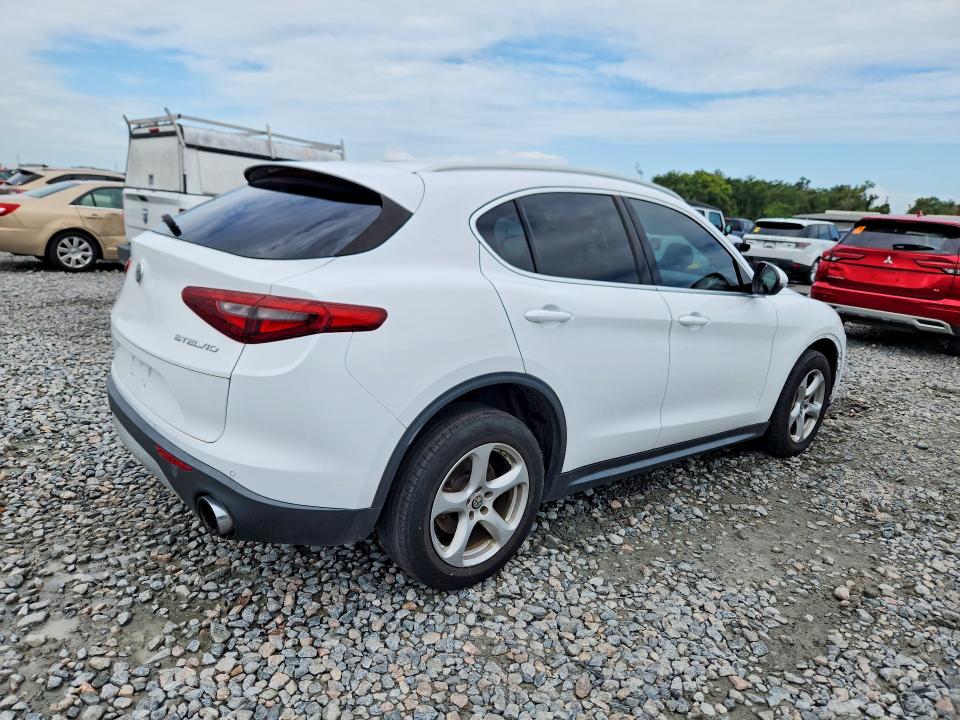 Photo 3 from auction – 2018 ALFA ROMEO STELVIO with VIN ZASFAKAN1J7B81381
