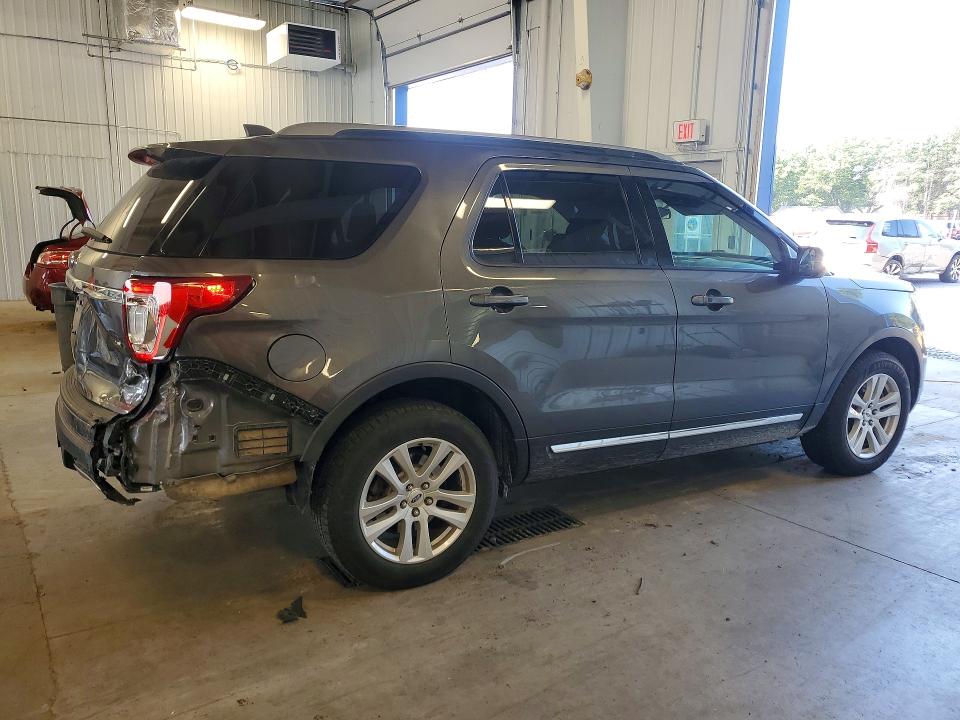 Photo 3 from auction – 2018 FORD EXPLORER with VIN 1FM5K8D80JGA88647
