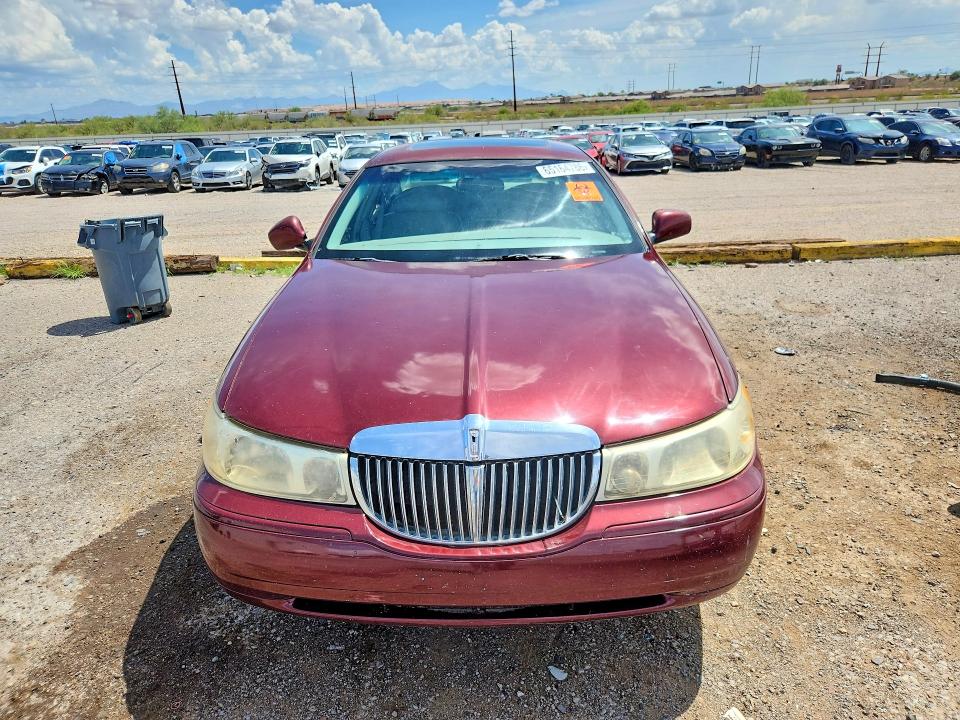 Photo 5 from auction – 2001 LINCOLN TOWN CAR with VIN 1LNHM82W01Y629795